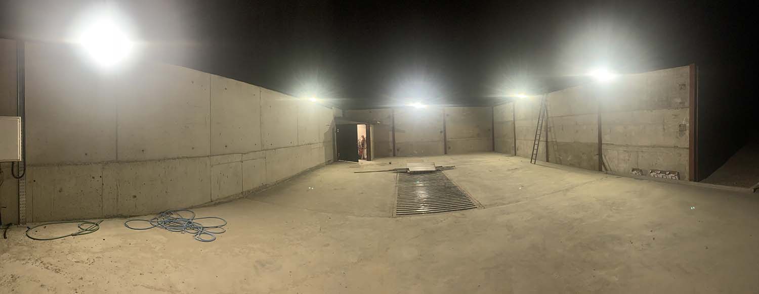 Lighting system in large warehouse